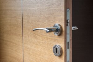 how to fix a stuck door latch